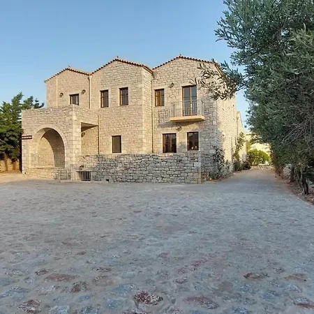 מלון Koukouri