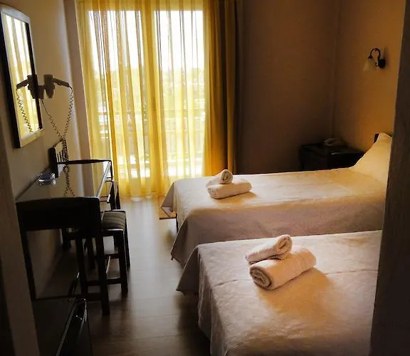 Отель Koukouri 3*